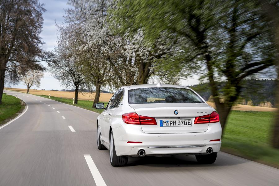  BMW 530e 2017 года  (WW) (фото 37 из 57)